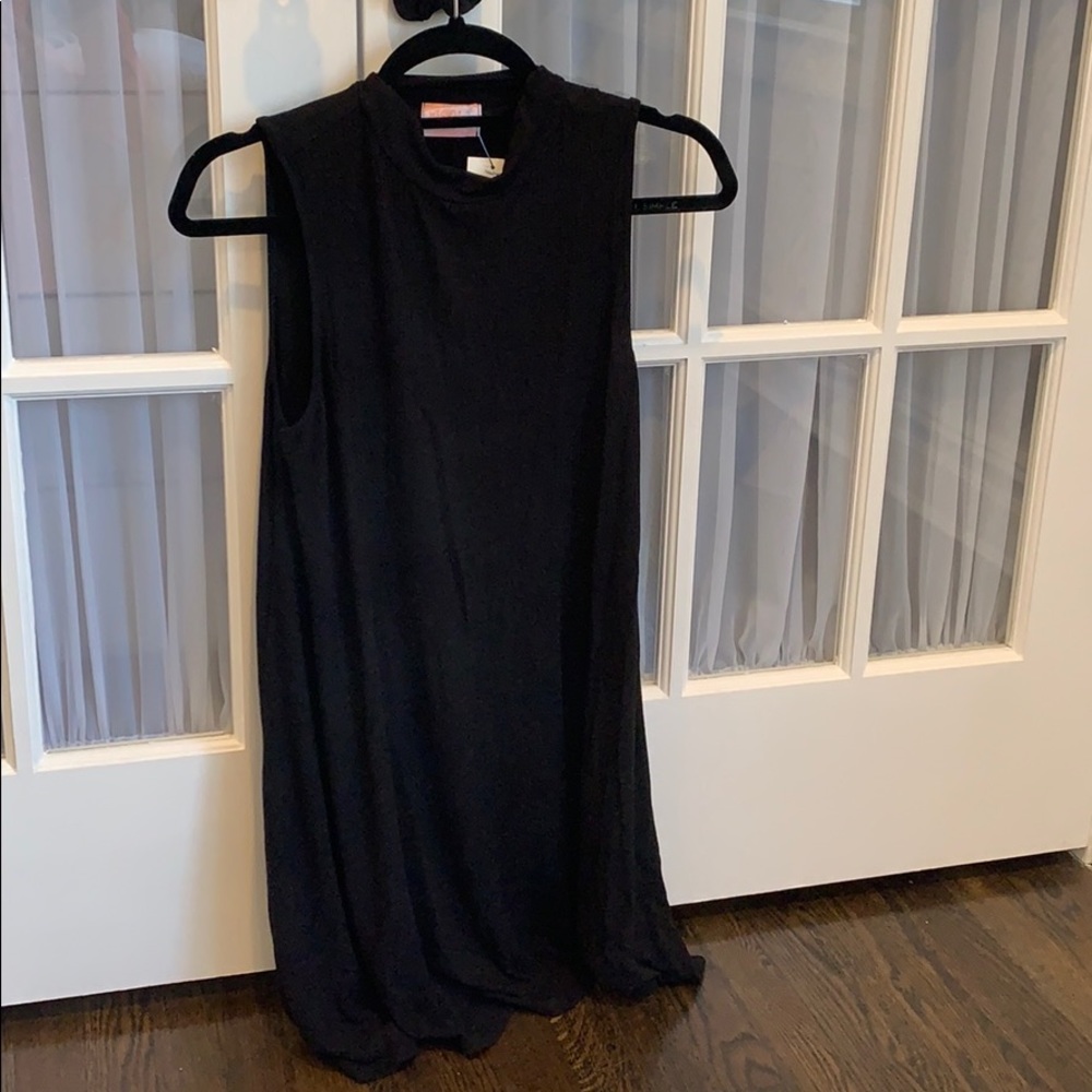 No sleeve black flowy dress